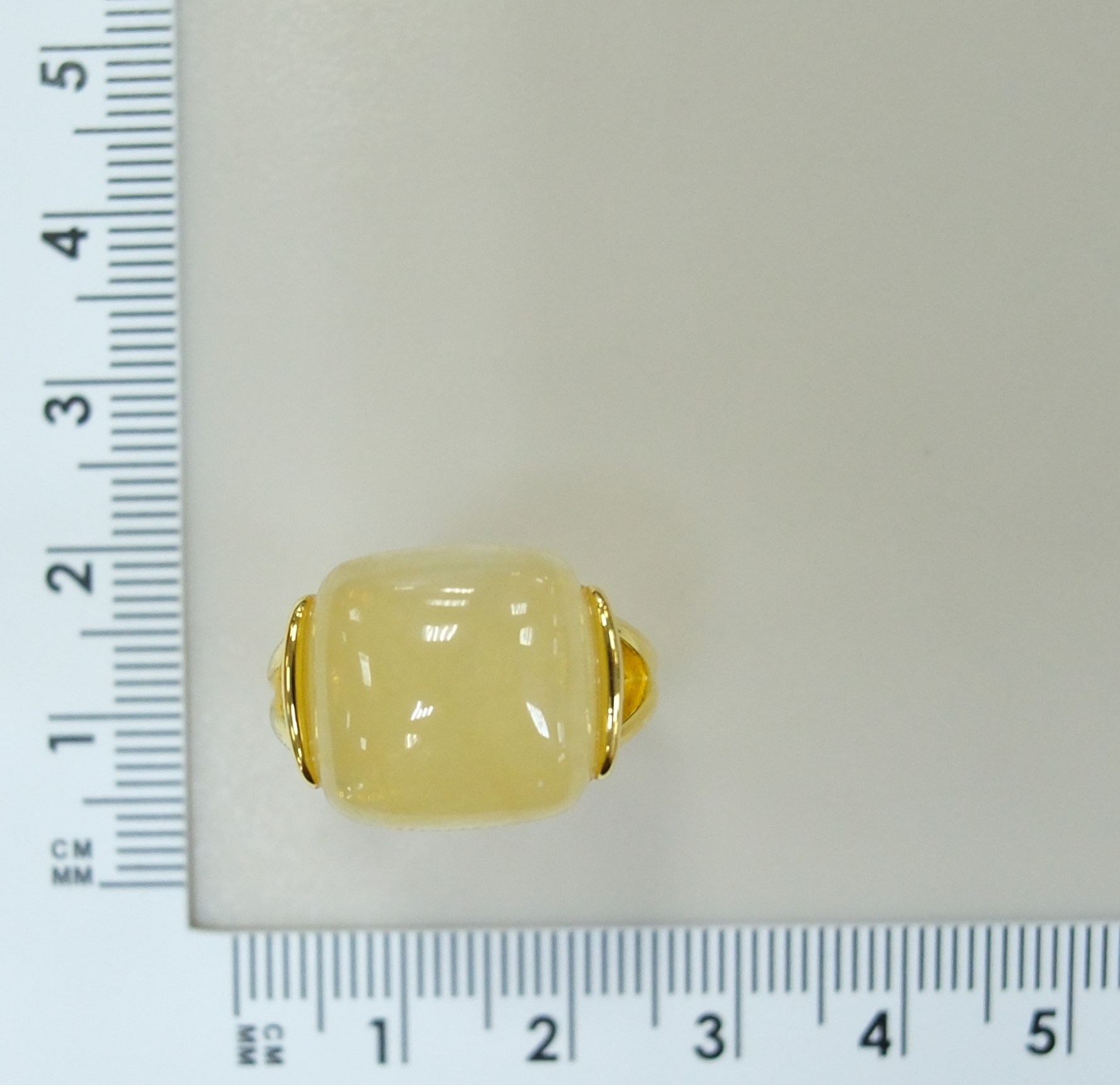 Серебряное кольцо с желтым бериллом